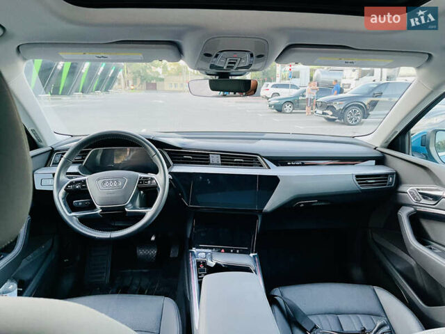 Синій Ауді E-Tron, об'ємом двигуна 0 л та пробігом 97 тис. км за 27900 $, фото 13 на Automoto.ua