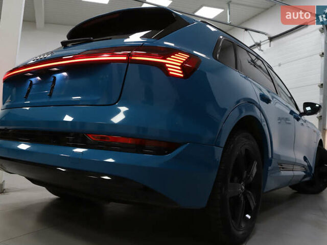 Синий Ауди E-Tron, объемом двигателя 0 л и пробегом 80 тыс. км за 28900 $, фото 53 на Automoto.ua