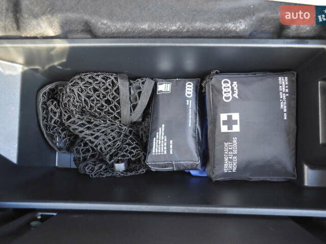 Синий Ауди E-Tron, объемом двигателя 0 л и пробегом 79 тыс. км за 34000 $, фото 53 на Automoto.ua