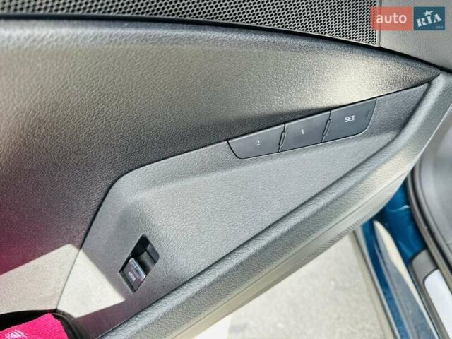 Ауді E-Tron 2019 у Тернополі на Automoto.ua Синій Ауді E-Tron, об'ємом двигуна 0 л та пробігом 200 тис. км за 21700 $, фото 26 на Automoto.ua