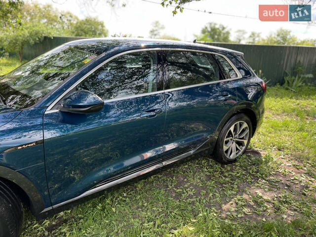 Синий Ауди E-Tron, объемом двигателя 0 л и пробегом 175 тыс. км за 24444 $, фото 2 на Automoto.ua