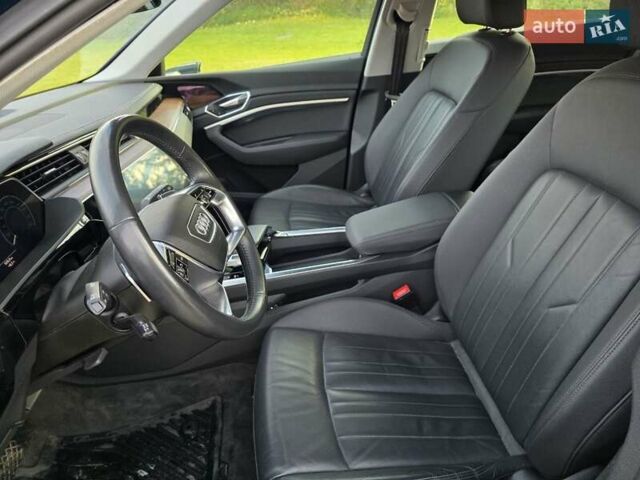 Ауди E-Tron 2019 в Тернополе на Automoto.ua Синий Ауди E-Tron, объемом двигателя 0 л и пробегом 119 тыс. км за 29499 $, фото 34 на Automoto.ua