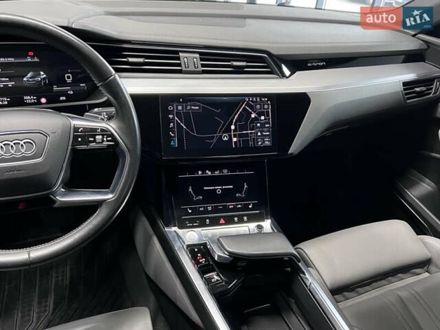 Синий Ауди E-Tron, объемом двигателя 0 л и пробегом 299 тыс. км за 23490 $, фото 42 на Automoto.ua