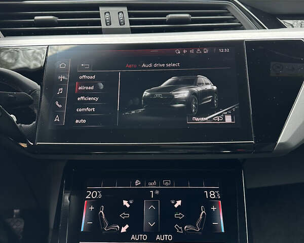 Синій Ауді E-Tron, об'ємом двигуна 0 л та пробігом 165 тис. км за 25900 $, фото 36 на Automoto.ua