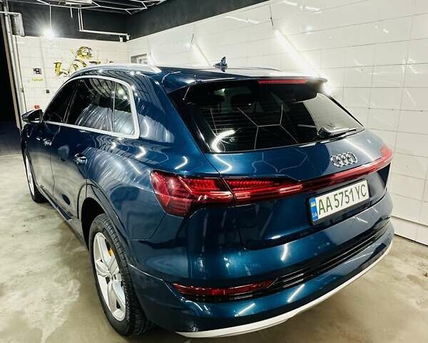 Ауді E-Tron 2019 у Тернополі на Automoto.ua Синій Ауді E-Tron, об'ємом двигуна 0 л та пробігом 200 тис. км за 21700 $, фото 2 на Automoto.ua