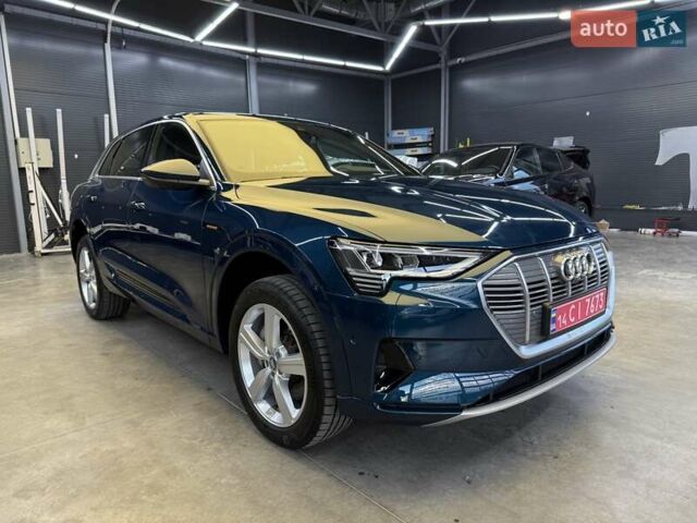 Синий Ауди E-Tron, объемом двигателя 0 л и пробегом 67 тыс. км за 30900 $, фото 3 на Automoto.ua
