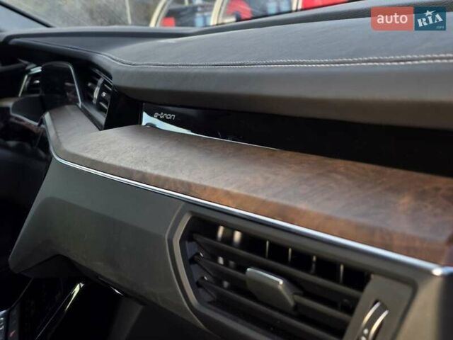 Ауди E-Tron 2019 в Тернополе на Automoto.ua Синий Ауди E-Tron, объемом двигателя 0 л и пробегом 119 тыс. км за 29499 $, фото 51 на Automoto.ua