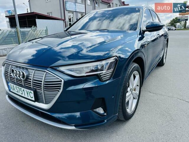 Ауді E-Tron 2019 у Тернополі на Automoto.ua Синій Ауді E-Tron, об'ємом двигуна 0 л та пробігом 200 тис. км за 21700 $, фото 7 на Automoto.ua