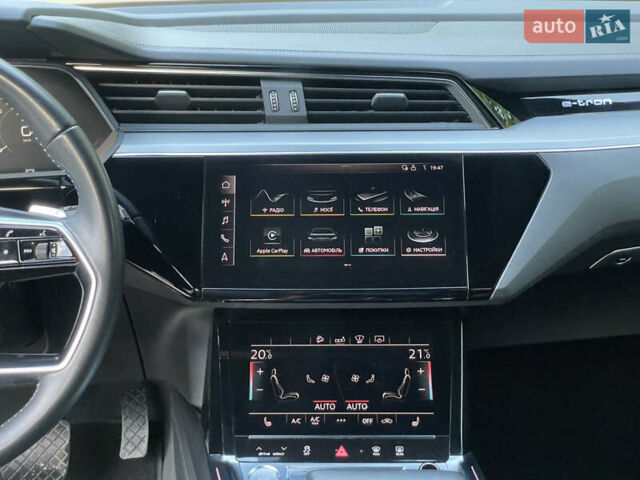 Синий Ауди E-Tron, объемом двигателя 0 л и пробегом 49 тыс. км за 35490 $, фото 28 на Automoto.ua