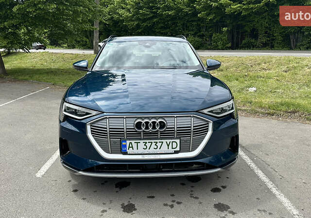 Синий Ауди E-Tron, объемом двигателя 0 л и пробегом 93 тыс. км за 30500 $, фото 1 на Automoto.ua