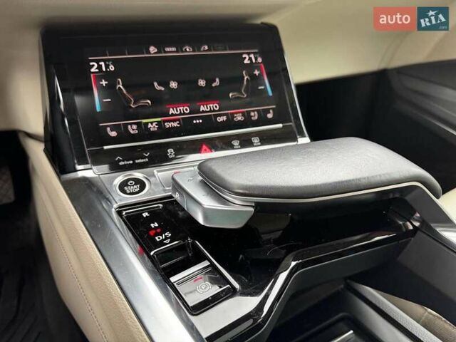 Синий Ауди E-Tron, объемом двигателя 0 л и пробегом 104 тыс. км за 33490 $, фото 28 на Automoto.ua