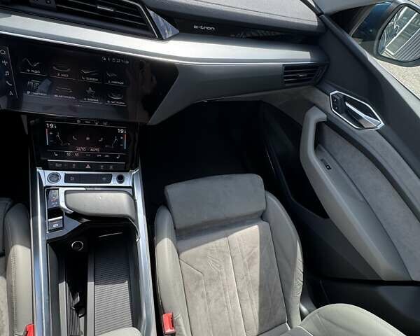 Синій Ауді E-Tron, об'ємом двигуна 0 л та пробігом 78 тис. км за 36700 $, фото 13 на Automoto.ua