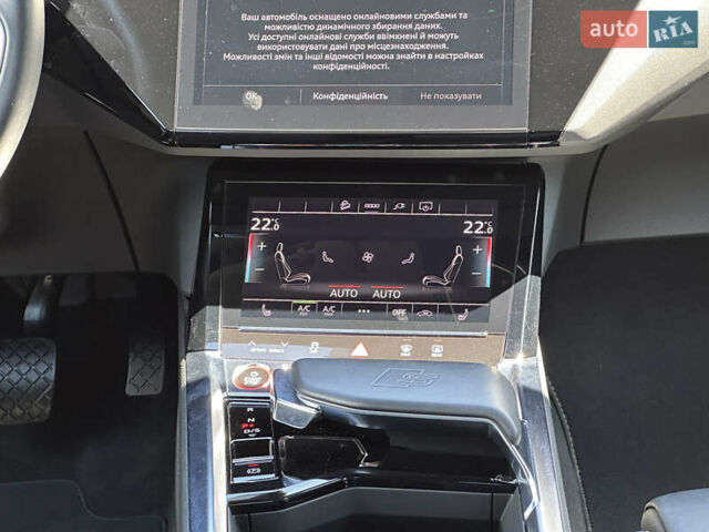 Синий Ауди E-Tron, объемом двигателя 0 л и пробегом 58 тыс. км за 43999 $, фото 93 на Automoto.ua