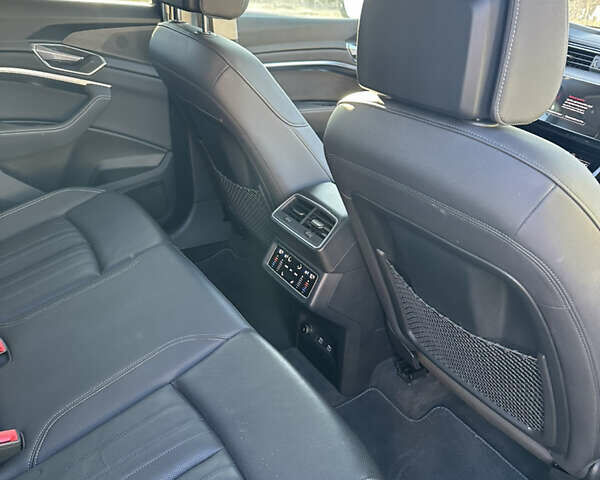 Синий Ауди E-Tron, объемом двигателя 0 л и пробегом 46 тыс. км за 31000 $, фото 14 на Automoto.ua