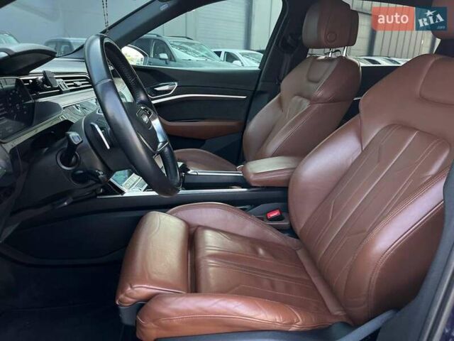 Синій Ауді E-Tron, об'ємом двигуна 0 л та пробігом 94 тис. км за 35790 $, фото 17 на Automoto.ua