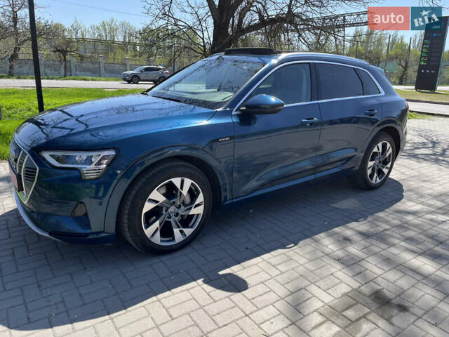 Синий Ауди E-Tron, объемом двигателя 0 л и пробегом 126 тыс. км за 25900 $, фото 61 на Automoto.ua