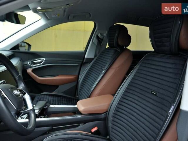 Синий Ауди E-Tron, объемом двигателя 0 л и пробегом 52 тыс. км за 31500 $, фото 17 на Automoto.ua