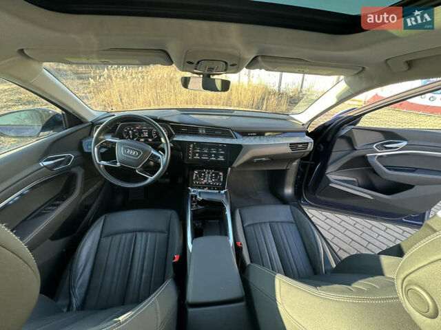 Синий Ауди E-Tron, объемом двигателя 0 л и пробегом 46 тыс. км за 31000 $, фото 8 на Automoto.ua