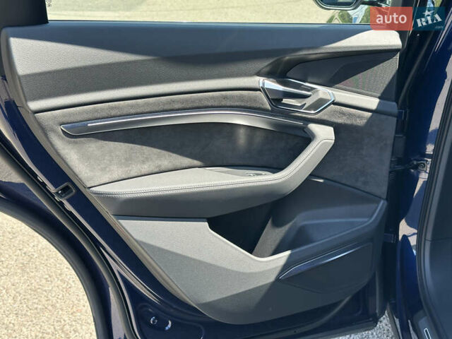 Синий Ауди E-Tron, объемом двигателя 0 л и пробегом 58 тыс. км за 43999 $, фото 62 на Automoto.ua