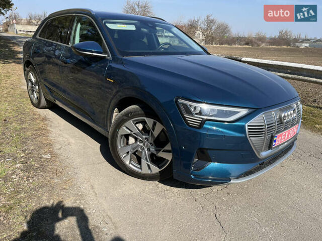 Синий Ауди E-Tron, объемом двигателя 0 л и пробегом 126 тыс. км за 25900 $, фото 84 на Automoto.ua