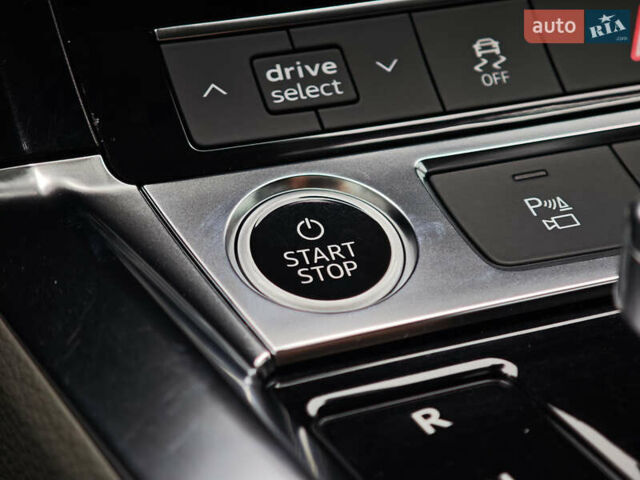 Синий Ауди E-Tron, объемом двигателя 0 л и пробегом 95 тыс. км за 34999 $, фото 62 на Automoto.ua