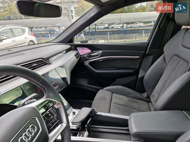 Синий Ауди E-Tron, объемом двигателя 0 л и пробегом 5 тыс. км за 58900 $, фото 23 на Automoto.ua
