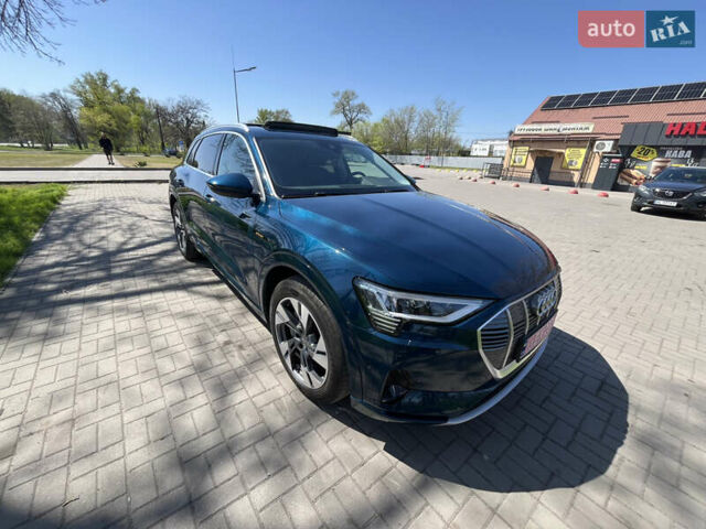 Синий Ауди E-Tron, объемом двигателя 0 л и пробегом 126 тыс. км за 25900 $, фото 99 на Automoto.ua