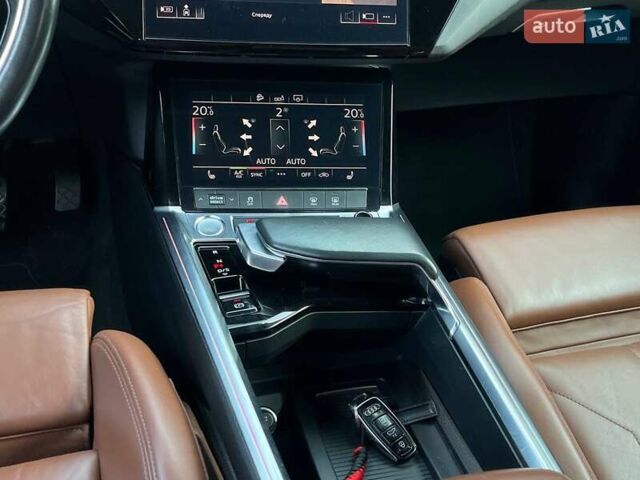 Синій Ауді E-Tron, об'ємом двигуна 0 л та пробігом 94 тис. км за 35790 $, фото 41 на Automoto.ua