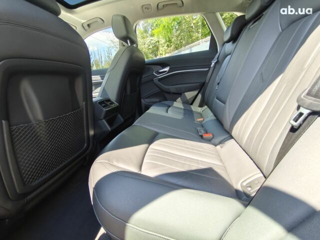 Синий Ауди E-Tron, объемом двигателя 0 л и пробегом 154 тыс. км за 29800 $, фото 14 на Automoto.ua