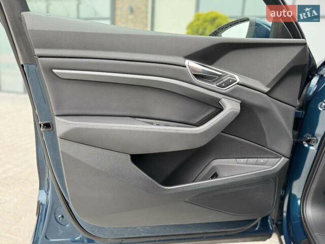 Синий Ауди E-Tron, объемом двигателя 0 л и пробегом 96 тыс. км за 24999 $, фото 29 на Automoto.ua