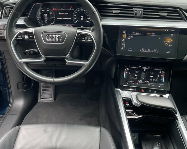 Синий Ауди E-Tron, объемом двигателя 0 л и пробегом 111 тыс. км за 26200 $, фото 31 на Automoto.ua