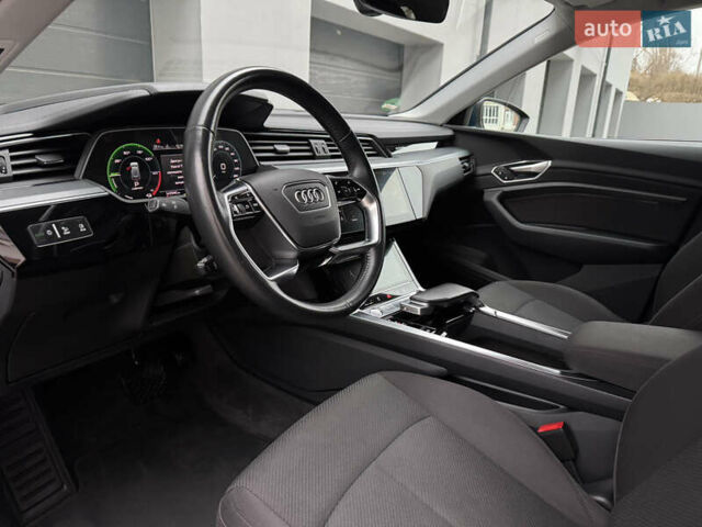 Синій Ауді E-Tron, об'ємом двигуна 0 л та пробігом 140 тис. км за 20900 $, фото 34 на Automoto.ua