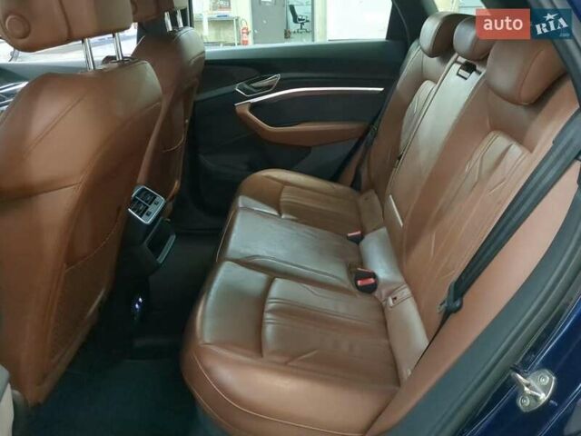 Синий Ауди E-Tron, объемом двигателя 0 л и пробегом 75 тыс. км за 45652 $, фото 5 на Automoto.ua