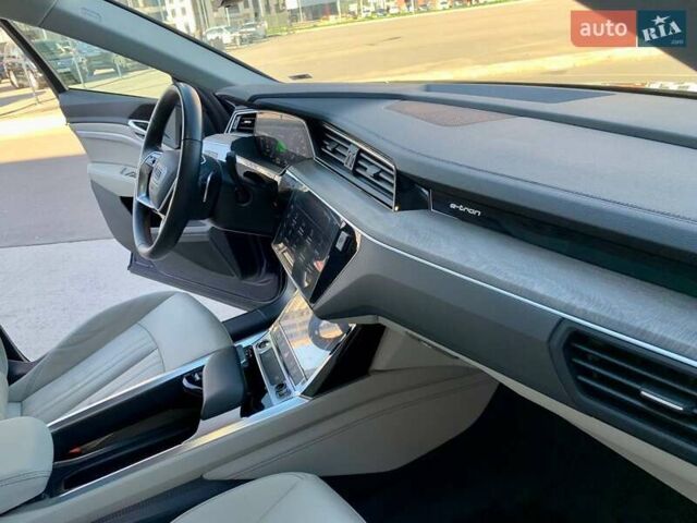 Синий Ауди E-Tron, объемом двигателя 0 л и пробегом 55 тыс. км за 37500 $, фото 30 на Automoto.ua
