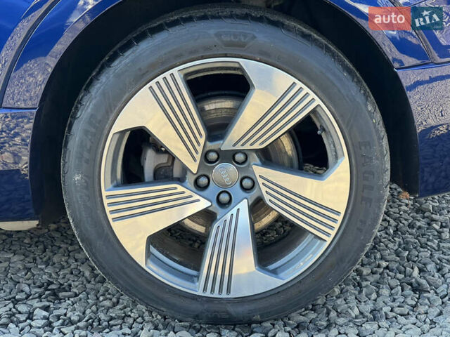 Синий Ауди E-Tron, объемом двигателя 0 л и пробегом 40 тыс. км за 36514 $, фото 24 на Automoto.ua