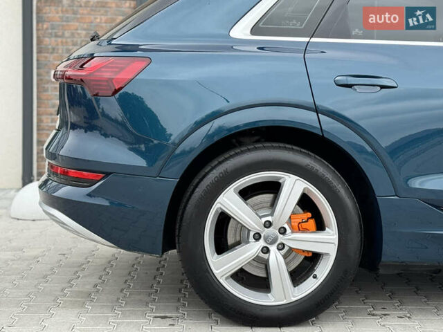 Синий Ауди E-Tron, объемом двигателя 0 л и пробегом 96 тыс. км за 25999 $, фото 21 на Automoto.ua