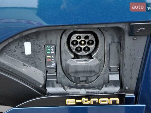 Синий Ауди E-Tron, объемом двигателя 0 л и пробегом 52 тыс. км за 31500 $, фото 53 на Automoto.ua
