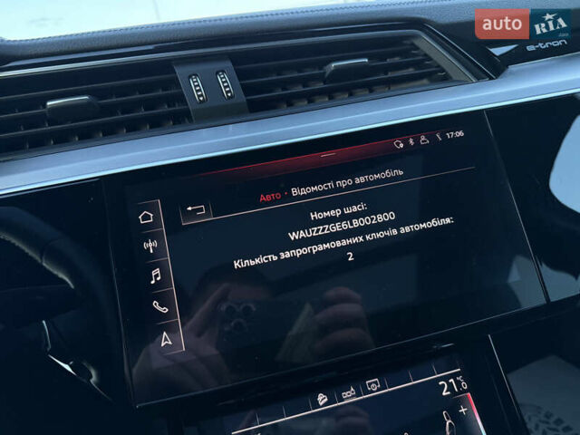Синій Ауді E-Tron, об'ємом двигуна 0 л та пробігом 170 тис. км за 26499 $, фото 72 на Automoto.ua