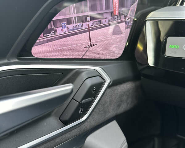 Синій Ауді E-Tron, об'ємом двигуна 0 л та пробігом 68 тис. км за 35500 $, фото 24 на Automoto.ua