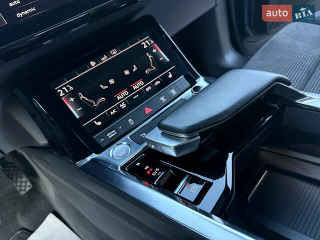 Синій Ауді E-Tron, об'ємом двигуна 0 л та пробігом 170 тис. км за 26499 $, фото 49 на Automoto.ua
