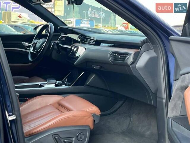 Синій Ауді E-Tron, об'ємом двигуна 0 л та пробігом 94 тис. км за 35790 $, фото 43 на Automoto.ua