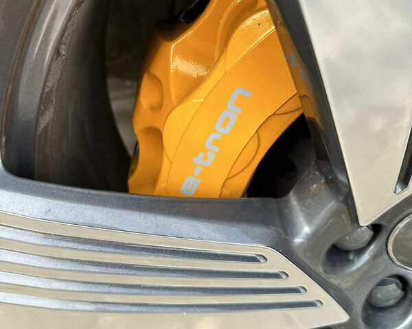 Синій Ауді E-Tron, об'ємом двигуна 0 л та пробігом 68 тис. км за 35500 $, фото 29 на Automoto.ua