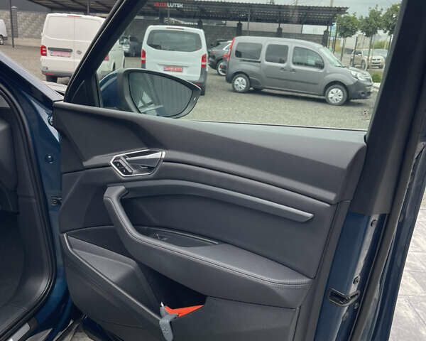 Синий Ауди E-Tron, объемом двигателя 0 л и пробегом 111 тыс. км за 26200 $, фото 16 на Automoto.ua