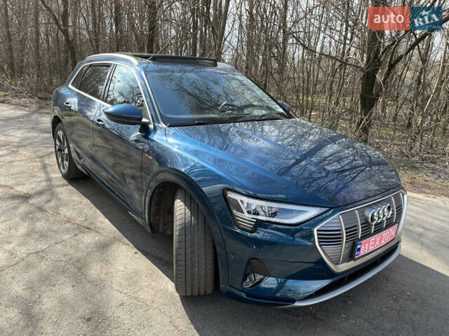 Синий Ауди E-Tron, объемом двигателя 0 л и пробегом 126 тыс. км за 25900 $, фото 93 на Automoto.ua