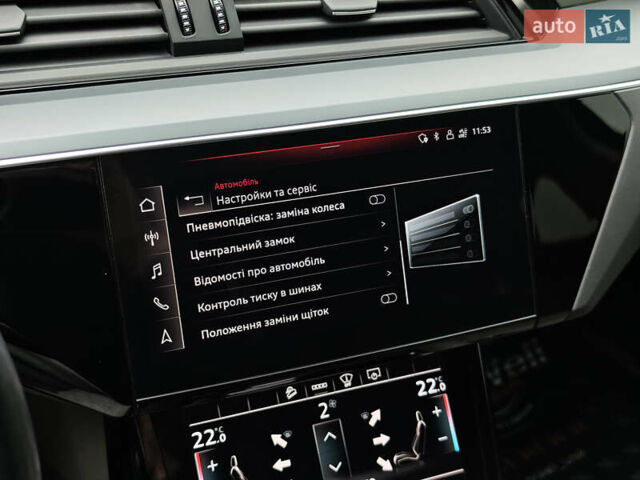 Синий Ауди E-Tron, объемом двигателя 0 л и пробегом 95 тыс. км за 34999 $, фото 52 на Automoto.ua