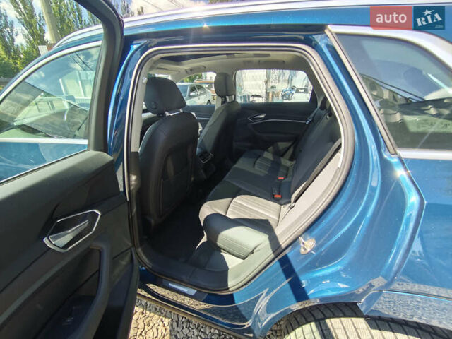 Ауди E-Tron 2020 в Киеве на Automoto.ua Синий Ауди E-Tron, объемом двигателя 0 л и пробегом 154 тыс. км за 29800 $, фото 12 на Automoto.ua