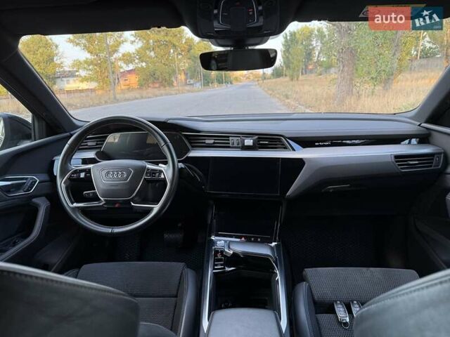 Синий Ауди E-Tron, объемом двигателя 0 л и пробегом 53 тыс. км за 33700 $, фото 51 на Automoto.ua
