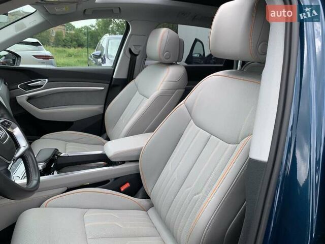 Синий Ауди E-Tron, объемом двигателя 0 л и пробегом 57 тыс. км за 38500 $, фото 2 на Automoto.ua