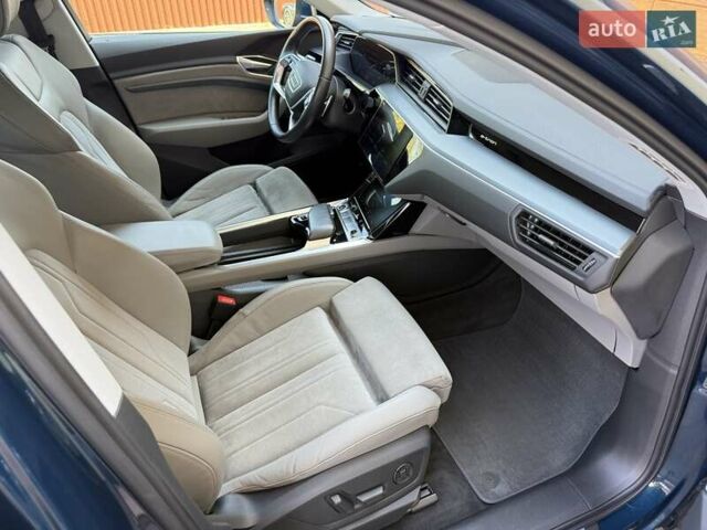 Синий Ауди E-Tron, объемом двигателя 0 л и пробегом 99 тыс. км за 29777 $, фото 8 на Automoto.ua
