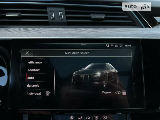 Синій Ауді E-Tron, об'ємом двигуна 0 л та пробігом 58 тис. км за 48777 $, фото 109 на Automoto.ua